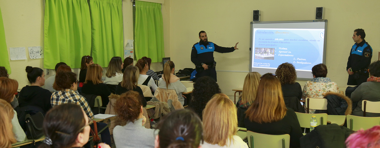 policial leganes charla contra bullying